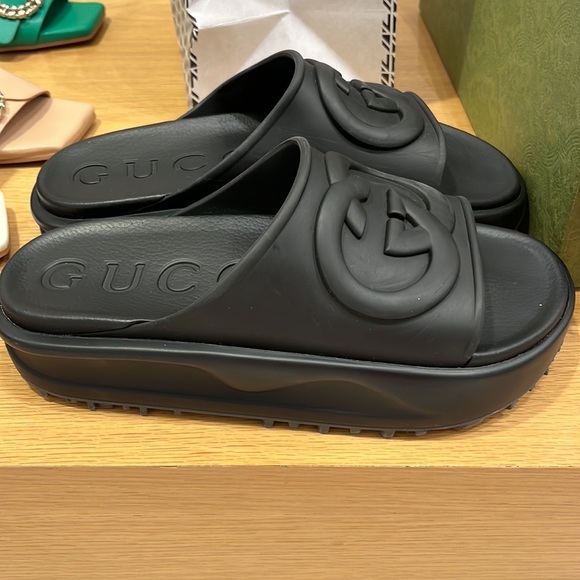 Gucci slides - Picture 2 of 6